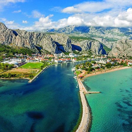 Lovely Apartment In Omis With Kitchenette Eksteriør bilde