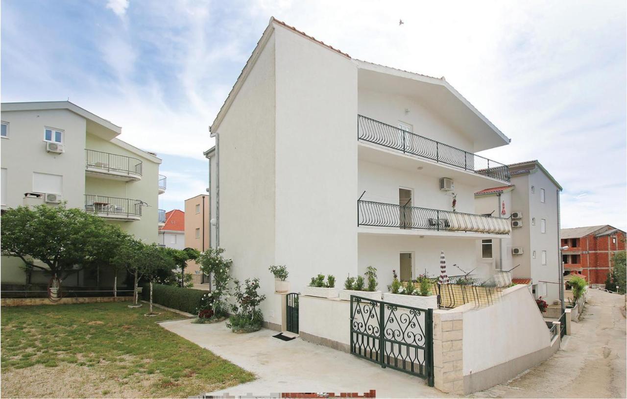 Lovely Apartment In Omis With Kitchenette Eksteriør bilde